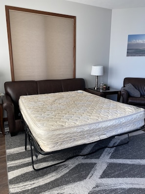 3 bedrooms, iron/ironing board, travel cot, free WiFi