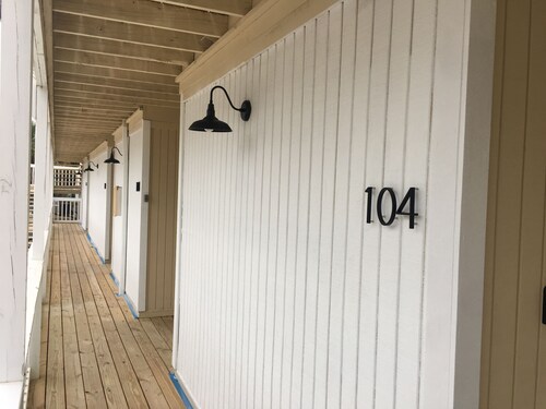 **Updated** & **Stunning** Holiday Isle Condo