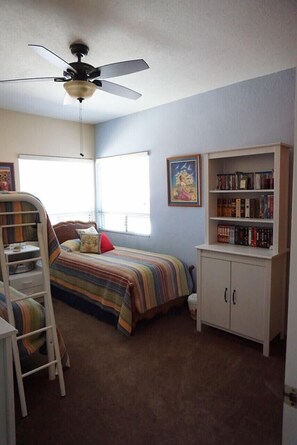 3 bedrooms, in-room safe, iron/ironing board, free WiFi