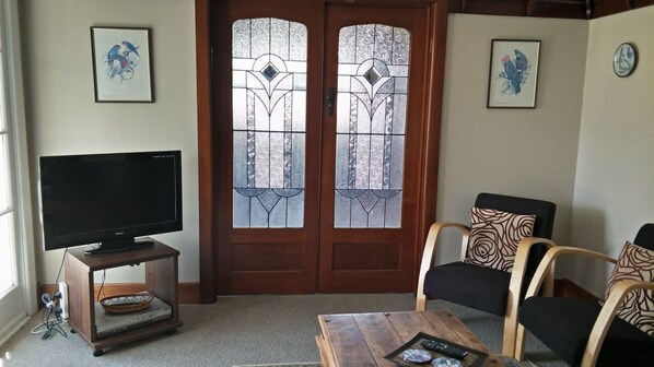 Hus - 3 sovrum - utsikt mot trädgården | 3 sovrum, sängtillbehör av högsta kvalitet, minibar och sängkläder