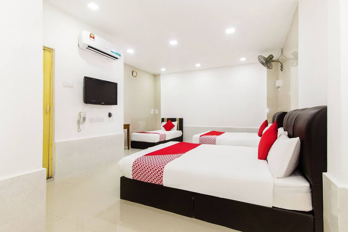 family suite, 1 bedroom | free wifi, bed sheets