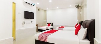 OYO 414  Adiff Palace Hotel