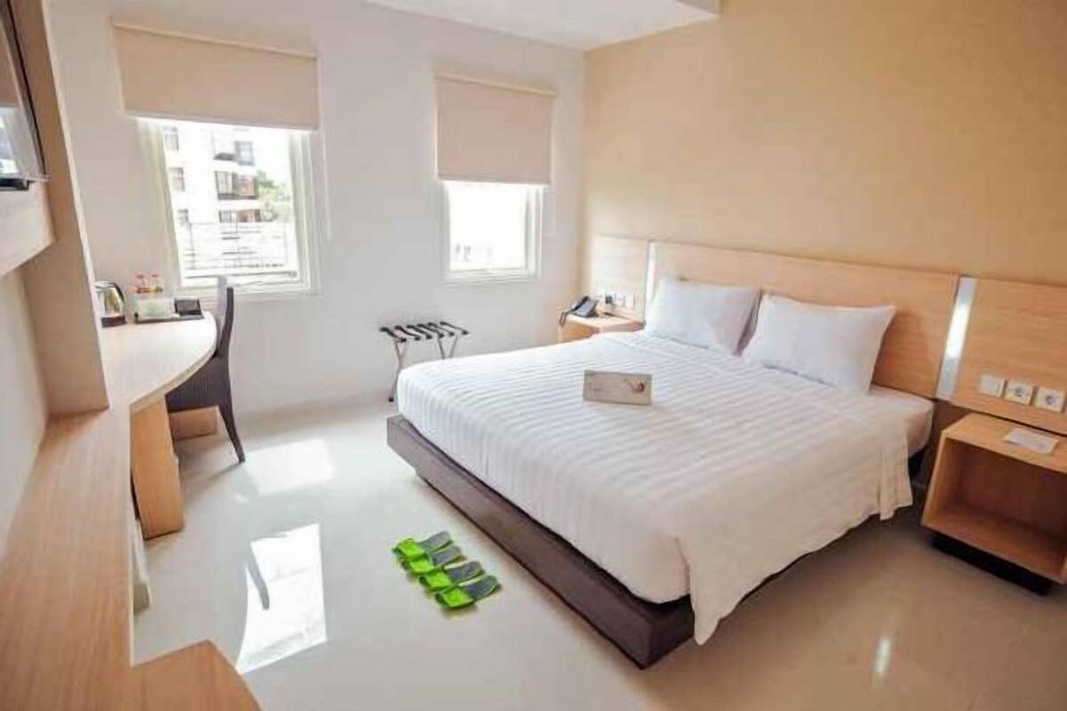 Íróasztal és ingyenes wifi