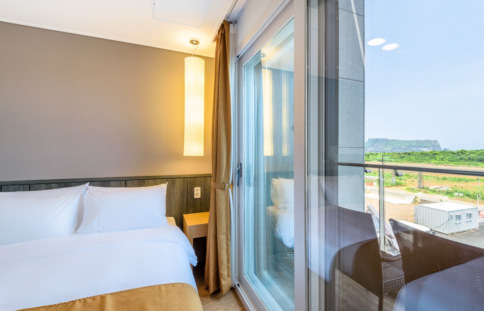 1 bedroom, down duvets, free wifi, bed sheets