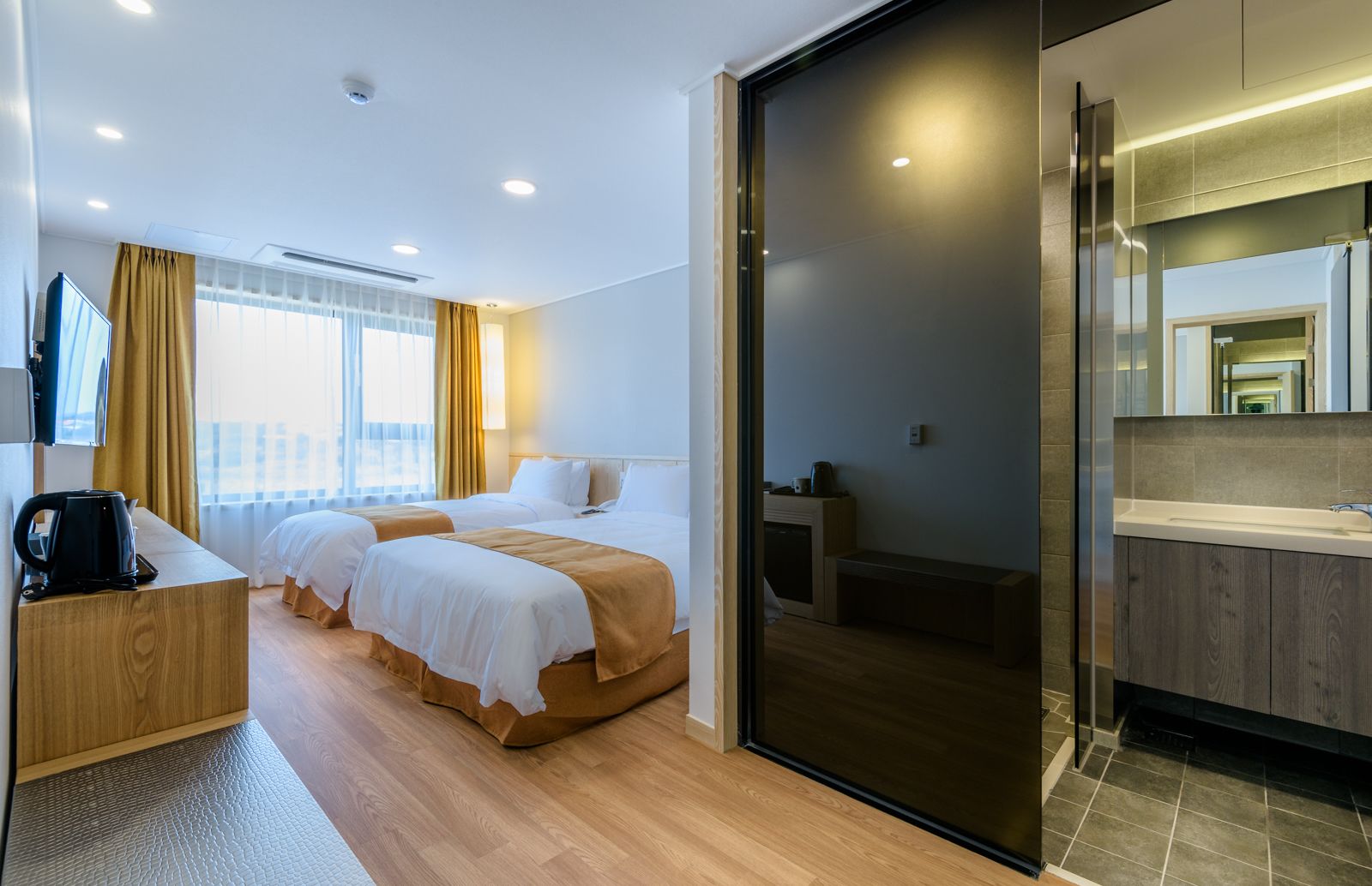 5. suite m terrace | 1 bedroom, down duvets, free wifi, bed sheets