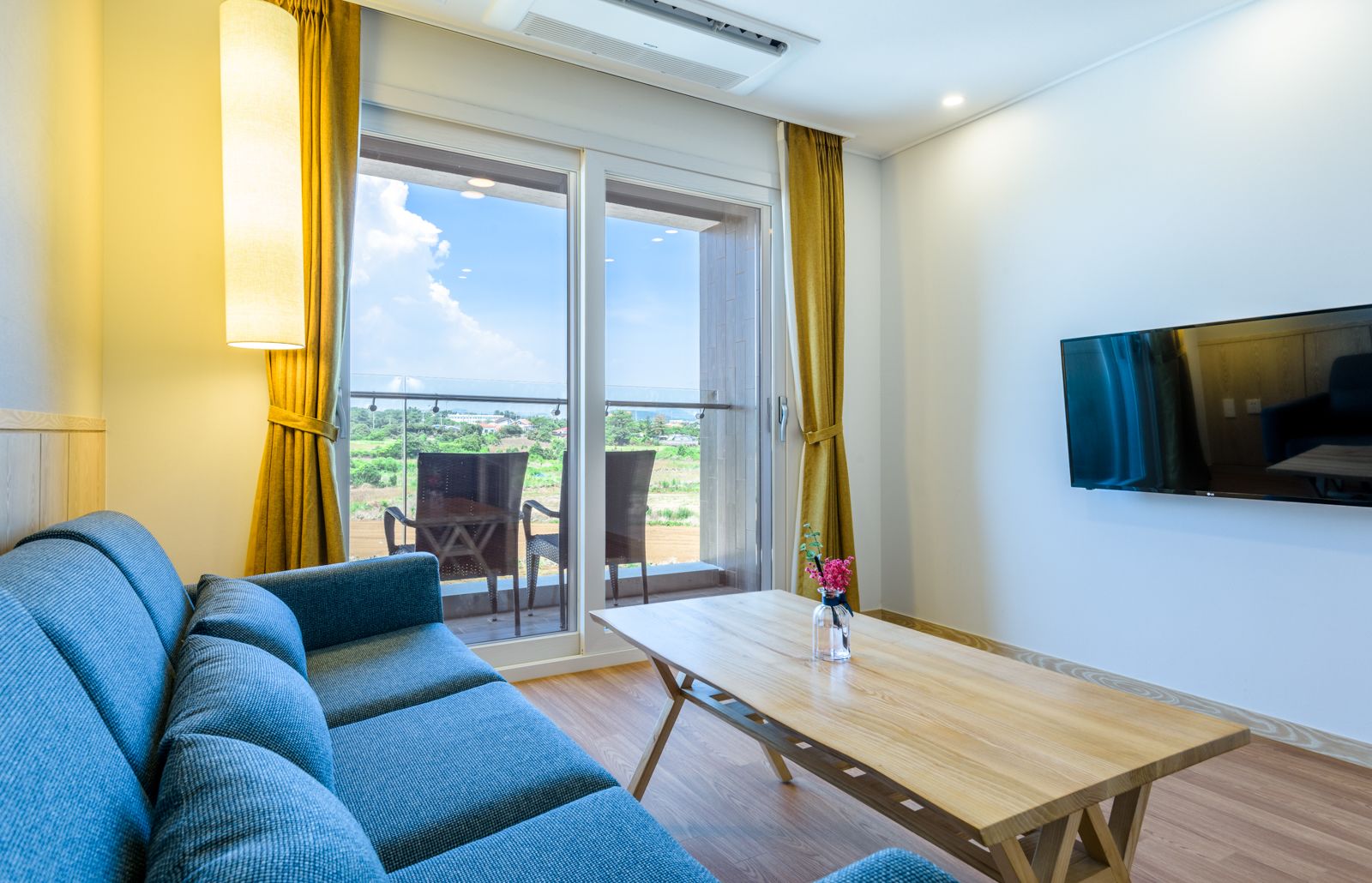 5. suite m terrace | 1 bedroom, down duvets, free wifi, bed sheets