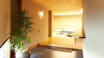 Japanese Room (For Four People) | In-room safe, desk, iron/ironing board, bed sheets