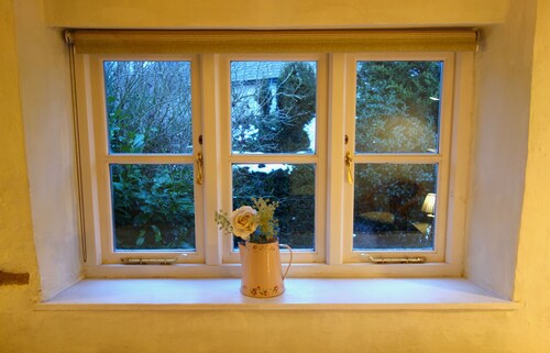 Charming, secluded, characterful cottage in the heart of Lechlade