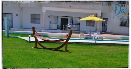 Villa calme piscine avec vue sur mer et montagne