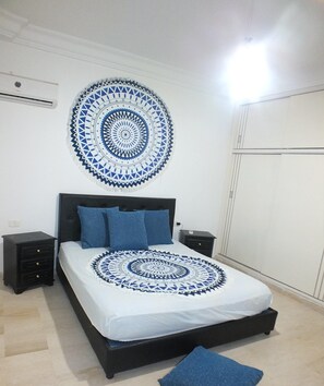 6 habitaciones, tabla de planchar con plancha y ropa de cama 