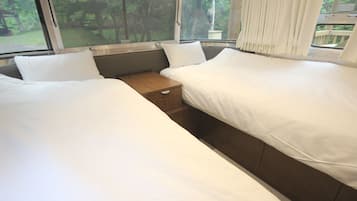 Mobile Home, Kitchenette, River View, Non Smoking (Diner plan:Barbecue) | 1 bedroom, desk, bed sheets