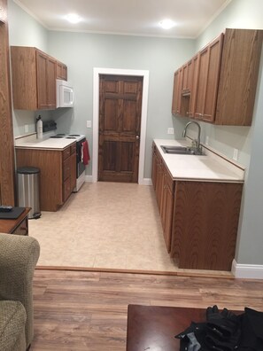 Fridge, microwave, oven, stovetop - 1st Class Rentals -  3 Bedroom Apartment downtown Oneonta (Oneonta)