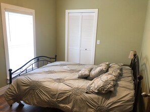 3 bedrooms, iron/ironing board, WiFi, bed sheets - 1st Class Rentals -  3 Bedroom Apartment downtown Oneonta (Oneonta)