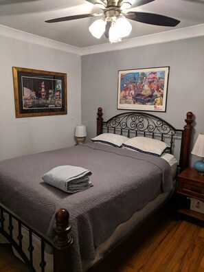 3 bedrooms, iron/ironing board, WiFi, bed sheets