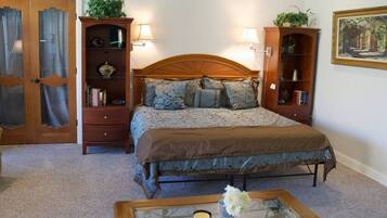 1 bedroom, desk, iron/ironing board, WiFi