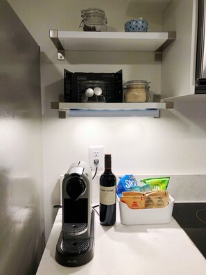 雪櫃、微波爐、爐具、洗碗機