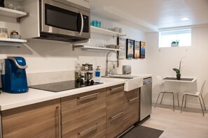 Refrigerador, microondas, parrilla de estufa y lavavajillas 