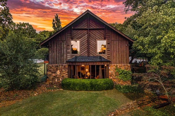 Former Church nestled @ foot of Mt. Sequoyah
Converted to 5100 SF Luxury Lodge
