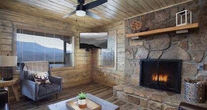Stunning Views GSMNP/Hot Tub/Near DwTn Gatlinburg