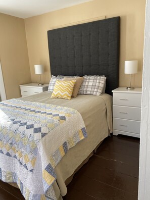 2 camere, una scrivania, ferro/asse da stiro, Wi-Fi gratuito