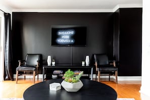 Interior - WALK to Downtown & Broadway - Pool, Parking & Patio (Nashville)