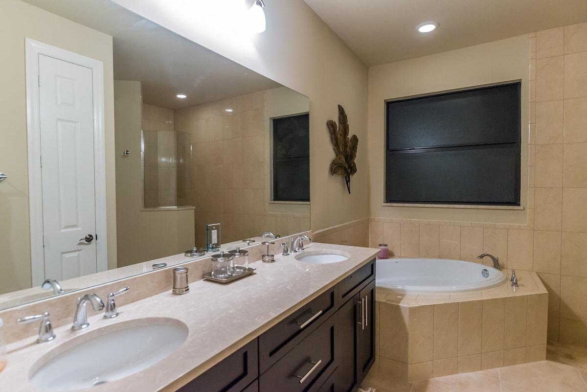 Photo 13 of Available 2026 Season !! YOUR OASIS! NEWER home POOL. 4 miles to Beach&downtown!