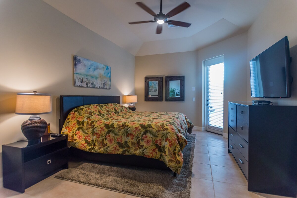 Photo 11 of Available 2026 Season !! YOUR OASIS! NEWER home POOL. 4 miles to Beach&downtown!