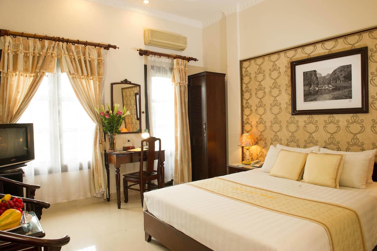 Minibar, két bảo mật tại phòng, bàn, màn/rèm cản sáng 