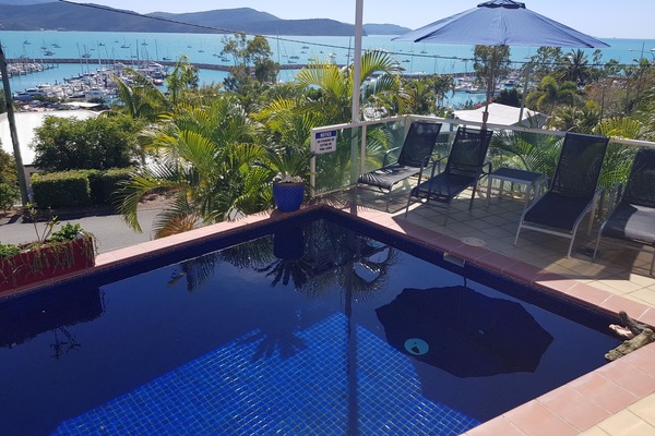 Infinity-Pool