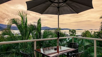 Familieleilighet, 1 soverom, balkong, utsikt mot marina | Terrasse/patio