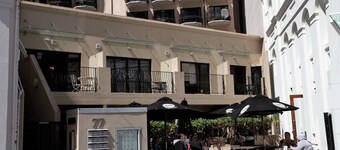 Beautiful Apartment With Patio