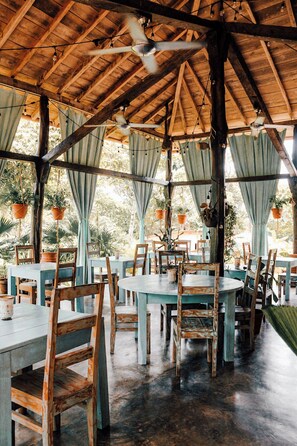 Restaurant - Villa Coco (Hicaco)
