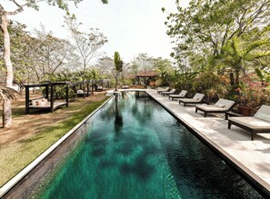 Outdoor pool - Villa Coco (Hicaco)