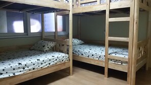 Gemeinsamer Schlafsaal, Nur Frauen (Foreigner Only)