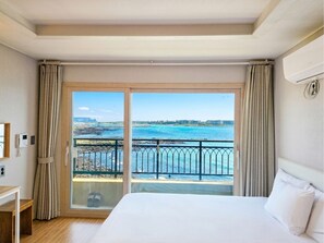 Deluxe Room, Ocean View (39 sqm.) | Free WiFi - Haemorat (Seogwipo)