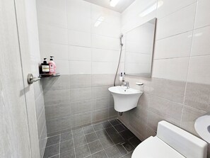 Shower, free toiletries - Haemorat (Seogwipo)