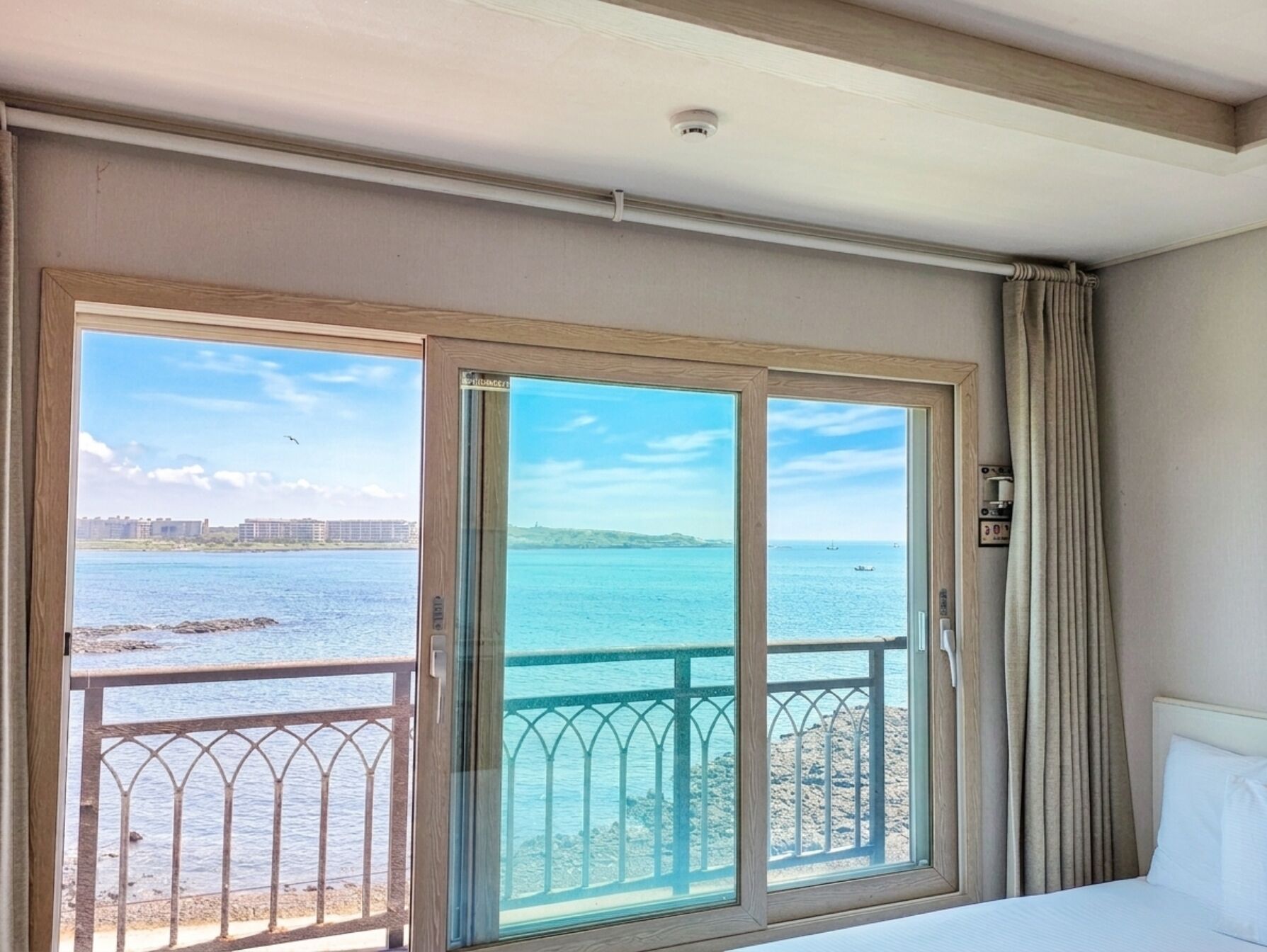 Suite, Ocean View (33 sqm.) | Free WiFi