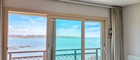 Suite, Ocean View (33 sqm.) | Free WiFi
