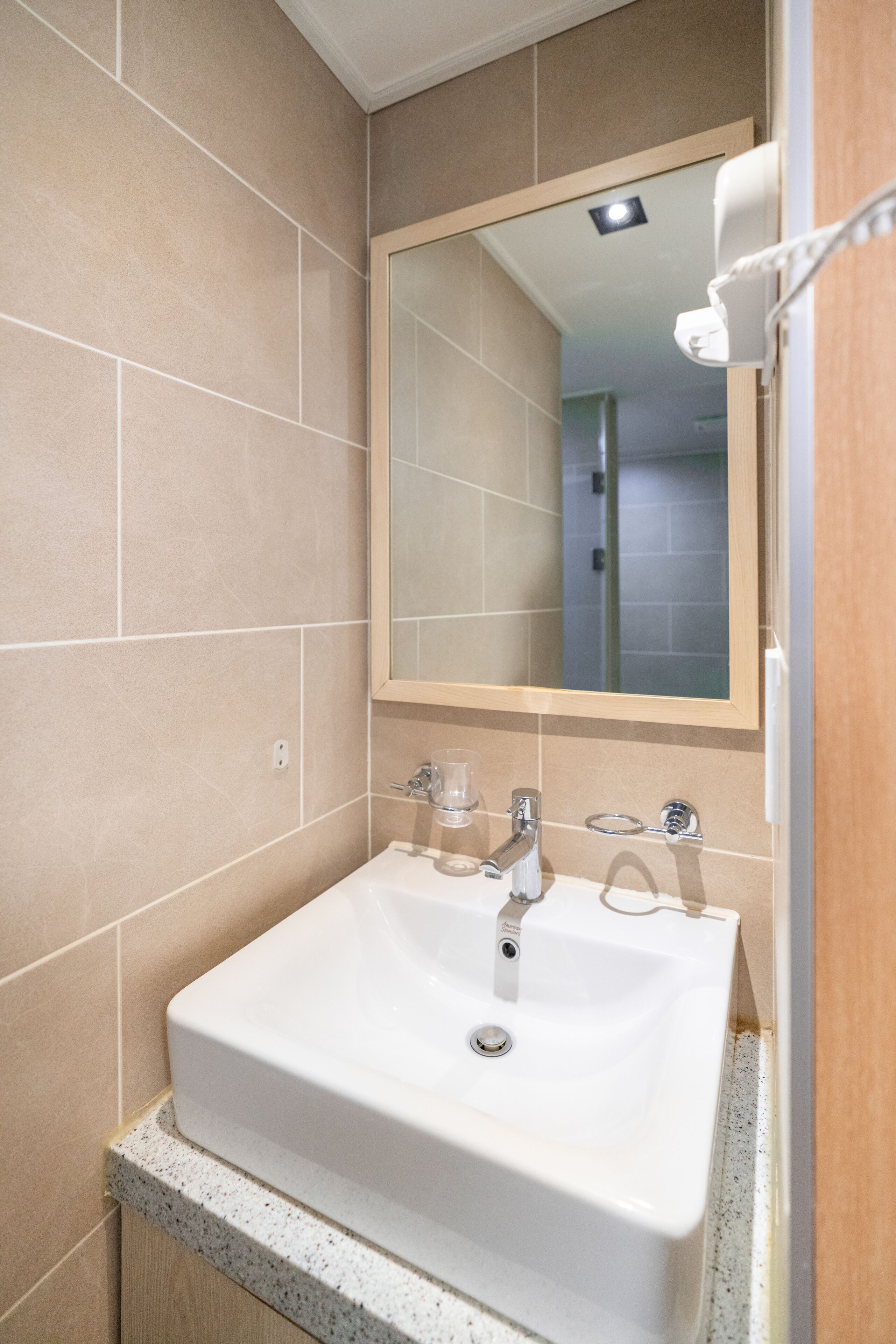 family suite | bathroom | shower, free toiletries, hair dryer, heated floors