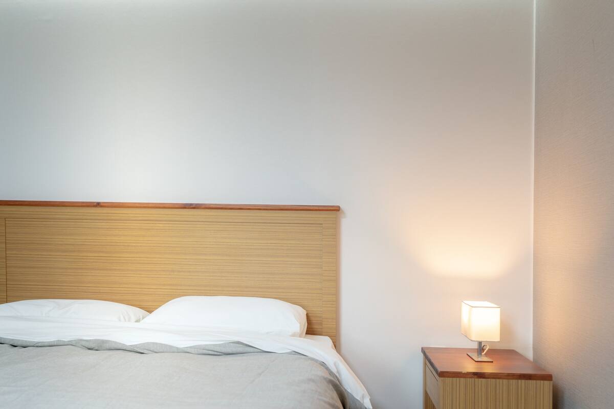 deluxe room | 1 bedroom, premium bedding, down duvets, memory-foam beds