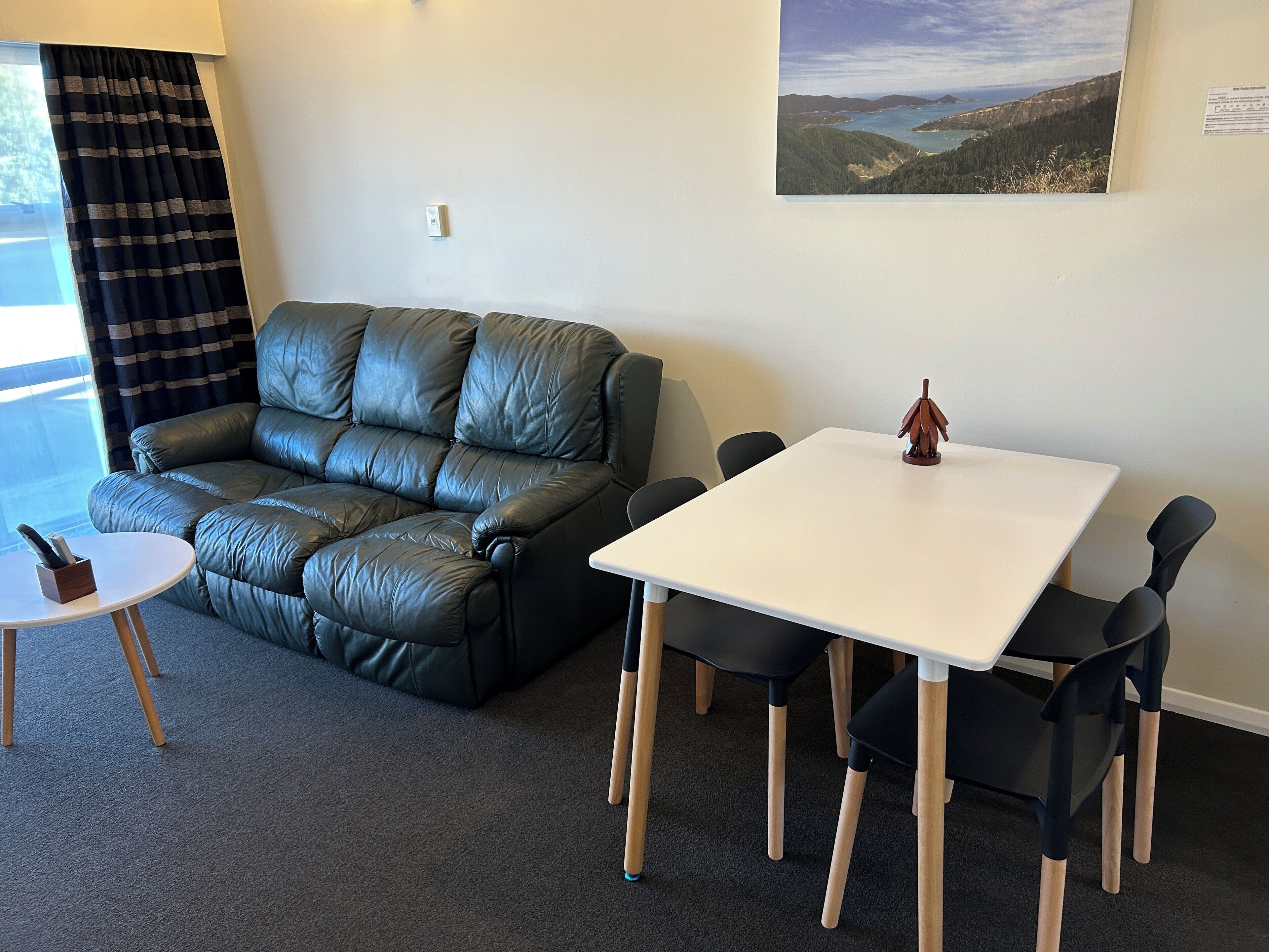 Kamar, 2 kamar tidur, dapur | Area keluarga | TV layar datar