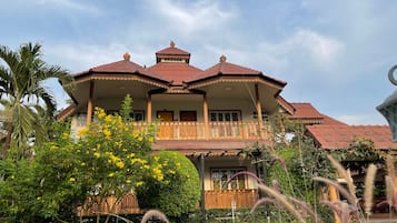 Superior Room, 1 Double or 2 Single Beds, Non Smoking | Terrace/patio