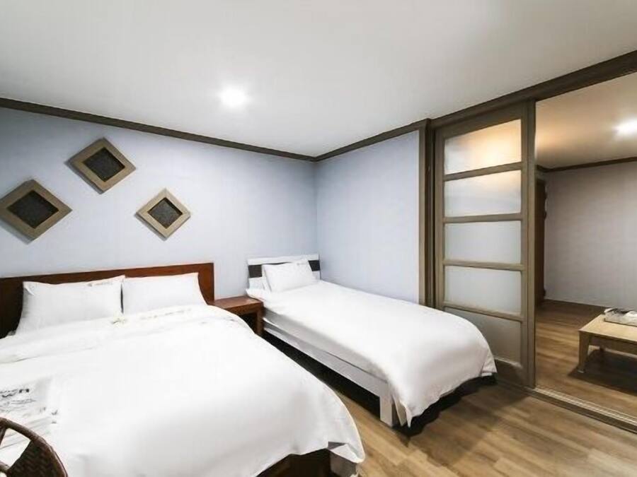 Individually decorated, desk, free WiFi, bed sheets