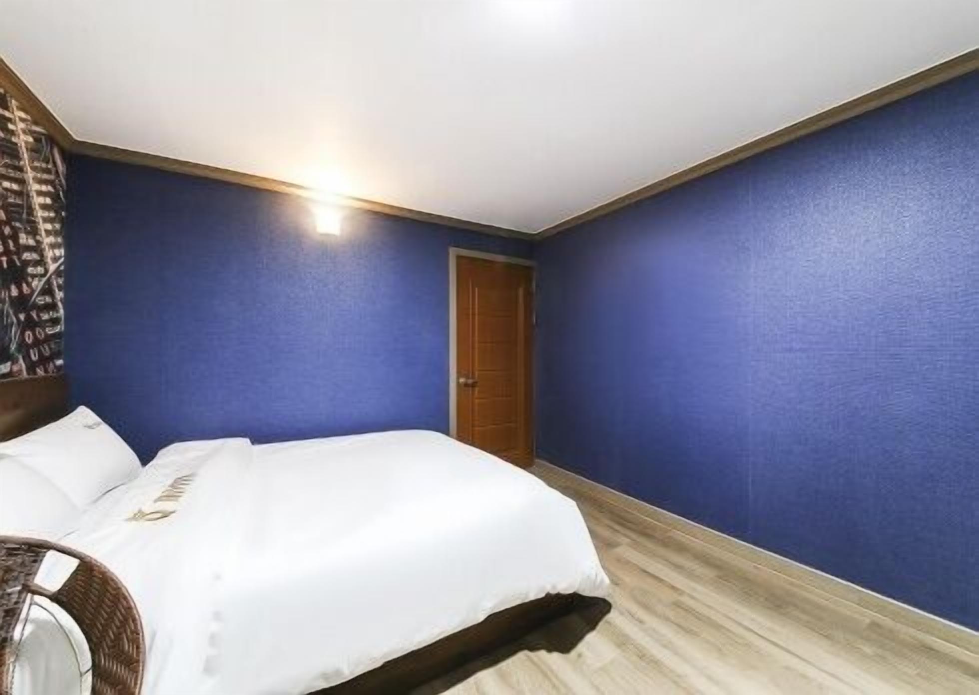 standard room | 1 bedroom, individually decorated, desk, free wifi