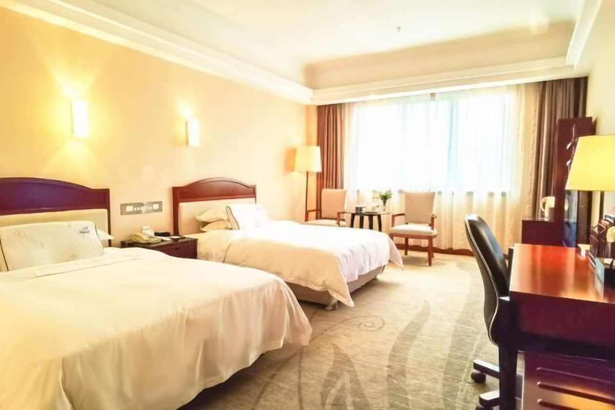 Minibar, in-room safe, desk, blackout curtains