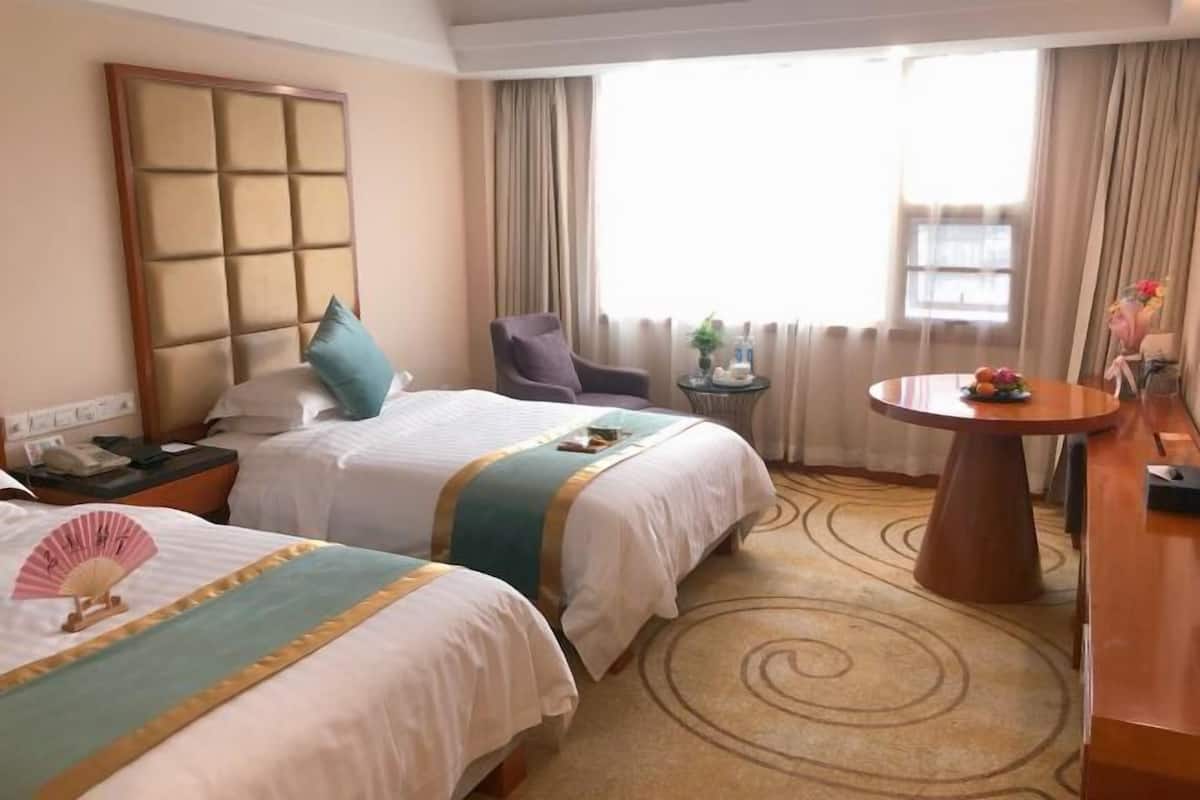 Minibar, in-room safe, desk, blackout curtains