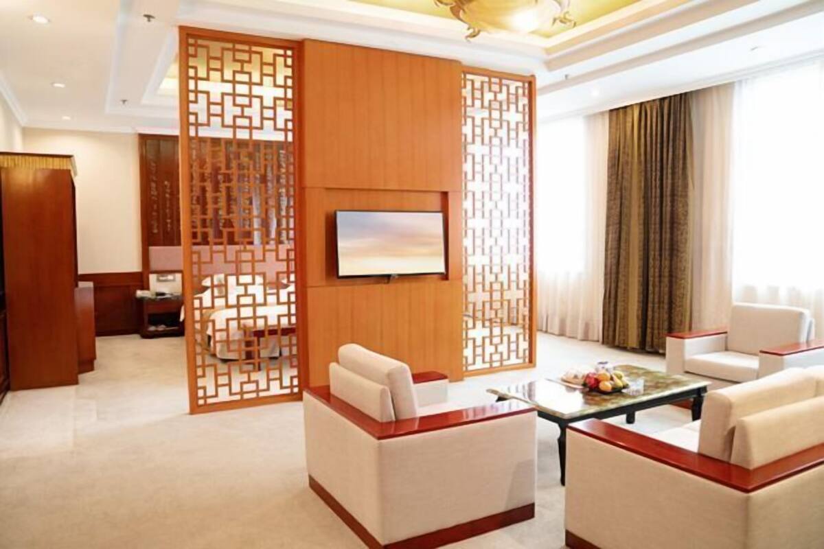 Minibar, in-room safe, desk, blackout drapes