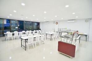 Daily English breakfast (THB 100 per person)