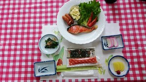 Alimentos y bebidas