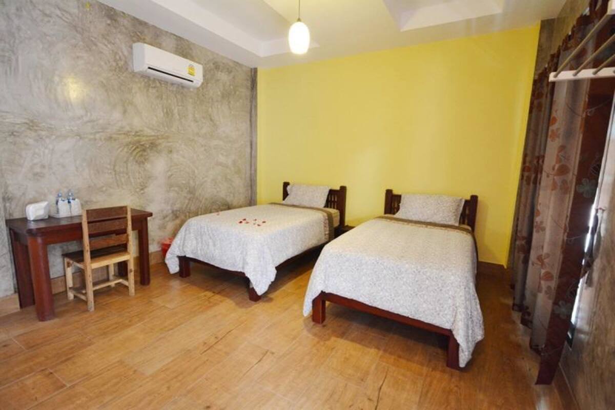 Ruan Buppha (Twin Room) | WiFi (free)